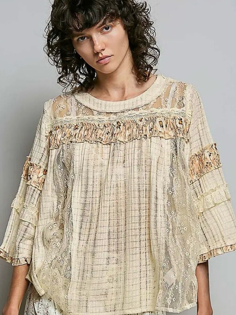 POL Floral Ruffle Zip Accent Ribbed Top in Natural New Size Medium
